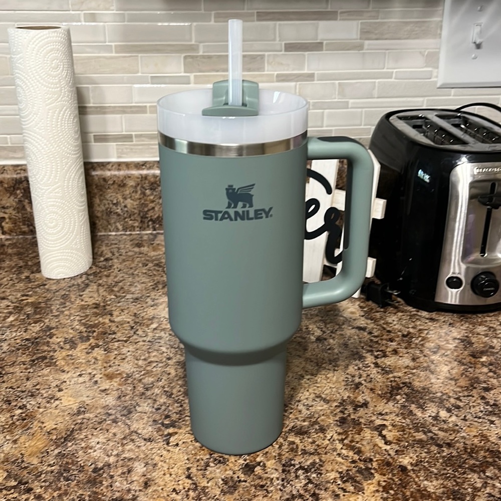 Stanley 40 oz quencher Shale soft matte